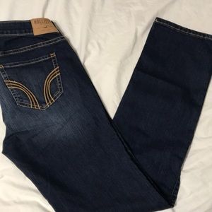 9s Hollister dark wash jeans.Excellent condition